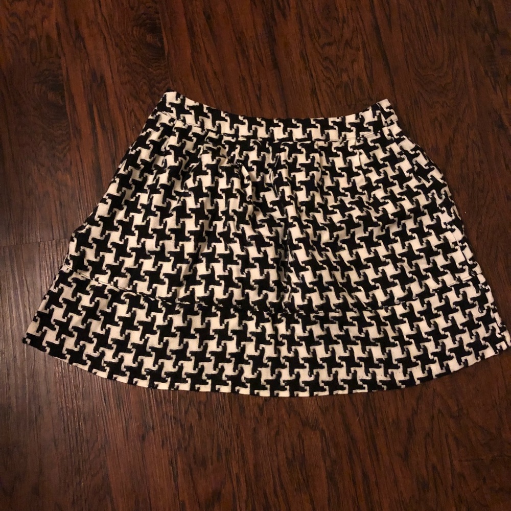 Houndstooth Skirt 🐘